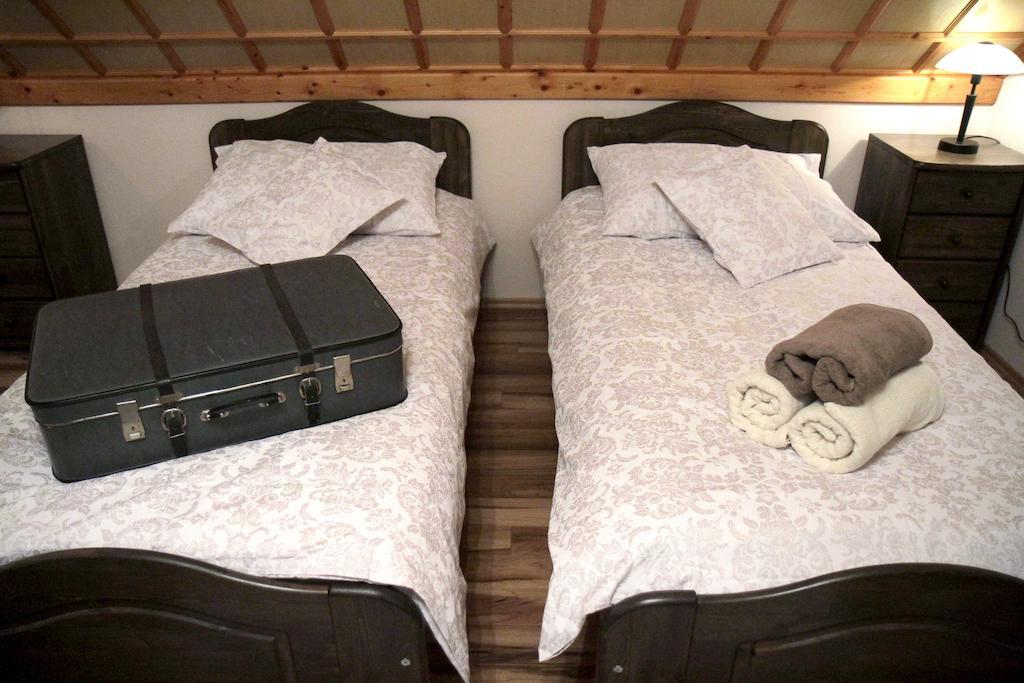Patkoszeg Vendeghaz Otel Kaposfo Oda fotoğraf