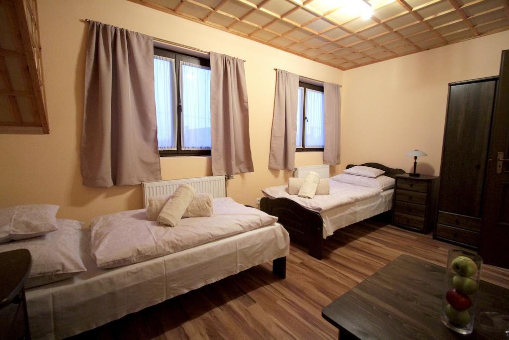 Patkoszeg Vendeghaz Otel Kaposfo Oda fotoğraf